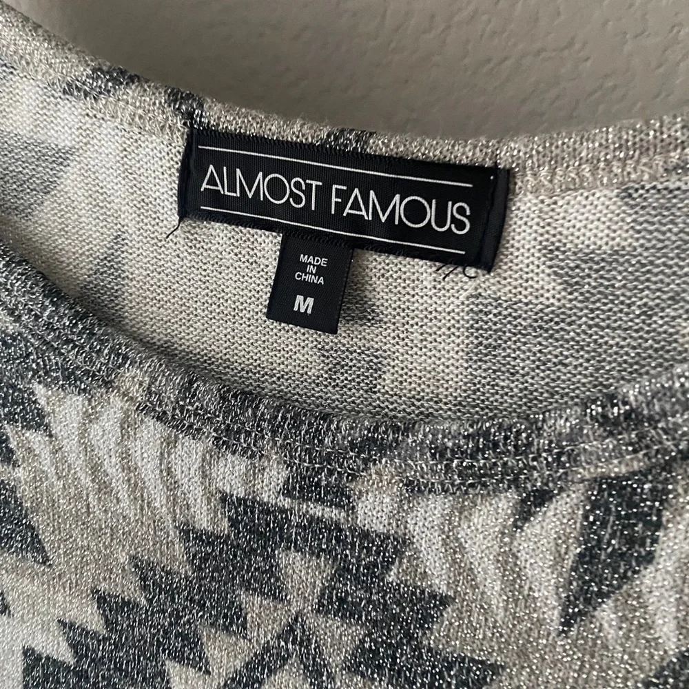 NWOT - long sleeve causal top - Picture 2 of 3